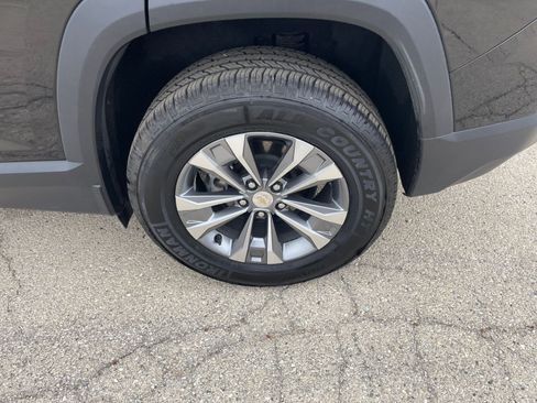 Used 2025 Chevrolet Equinox LT image 30