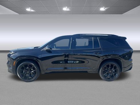 Used 2026 Chevrolet Traverse RS w/ LPO, Floor Liner Package FWD image 6