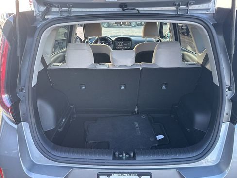 Used 2025 Kia Soul LX FWD image 26