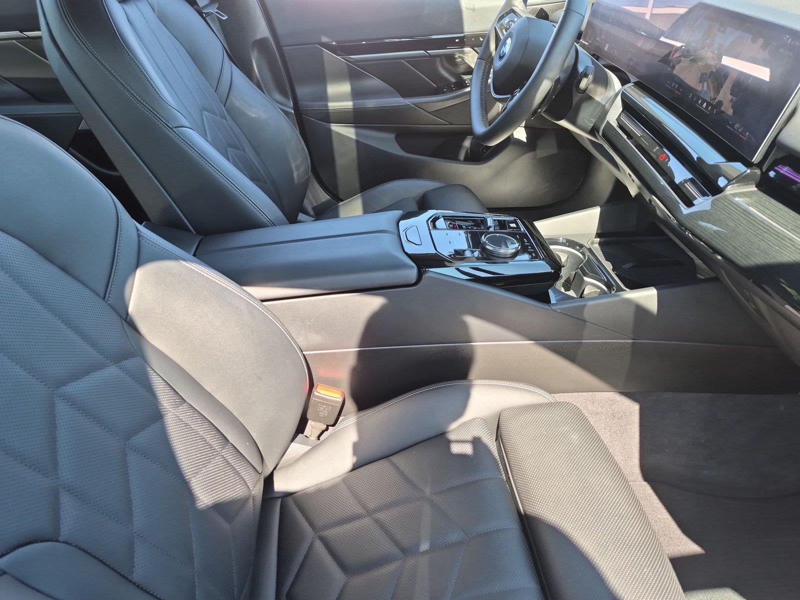 Used 2026 BMW 530i RWD image 34