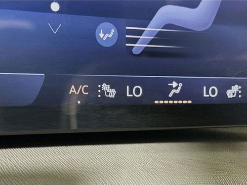 Certified 2025 Buick Enclave Preferred image 19