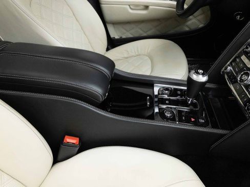 Used 2014 Bentley Mulsanne image 36