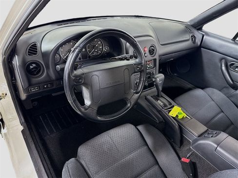 Used 1995 MAZDA MX-5 Miata image 2