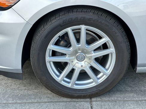 Used 2018 Chevrolet Malibu LT image 23