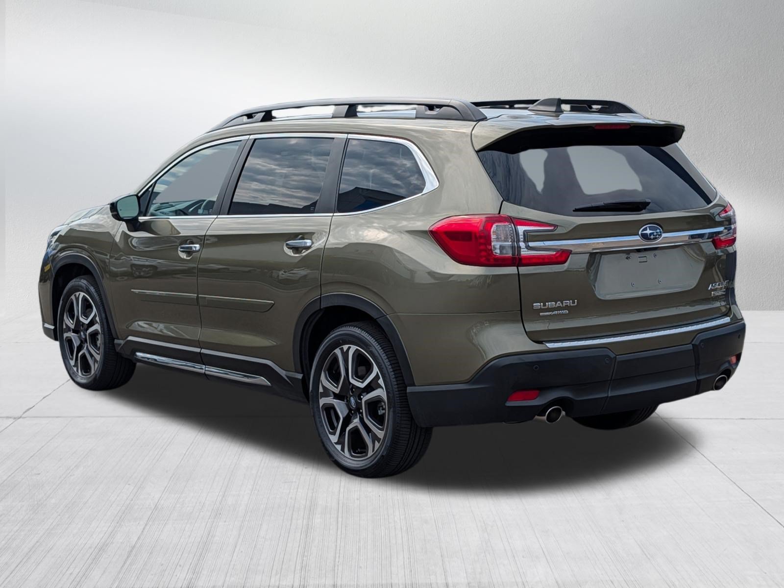 Used 2025 Subaru Ascent Touring w/ Popular Package #2 AWD/4WD image 5