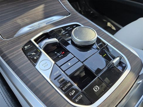 New 2026 BMW X5 xDrive50e w/ Premium Package image 23
