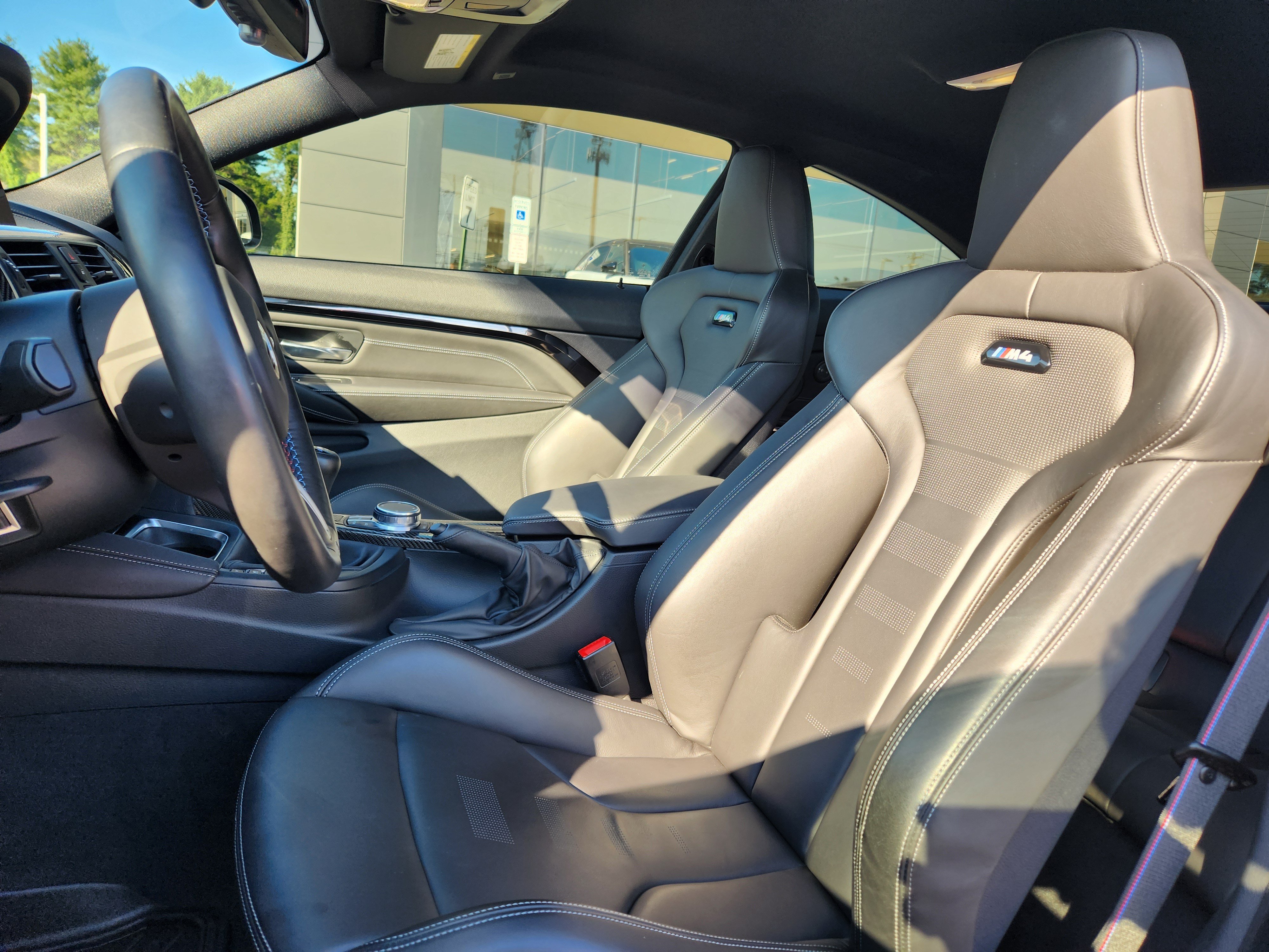 Used 2018 BMW M4 Coupe w/ Competition Package RWD image 10