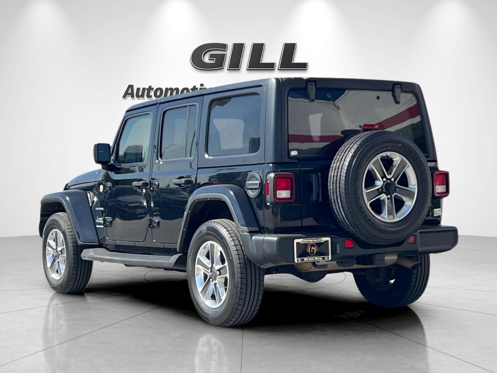 Used 2023 Jeep Wrangler Unlimited Sahara w/ Cold Weather Group AWD/4WD image 5