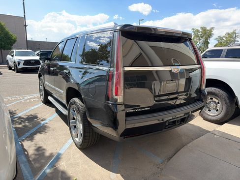 Used 2019 Cadillac Escalade Premium Luxury AWD/4WD image 5