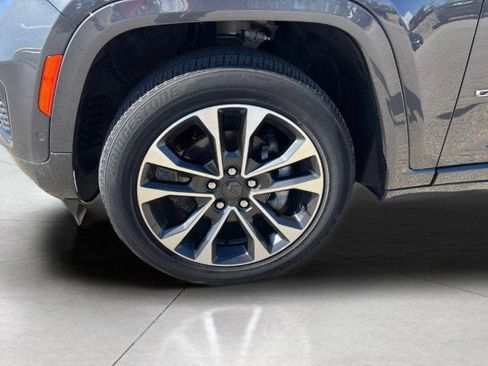 Used 2022 Jeep Grand Cherokee Overland w/ Adv Protech Group III AWD/4WD image 33