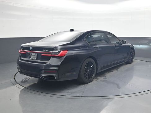 Used 2021 BMW 750i xDrive w/ Executive Package image 8