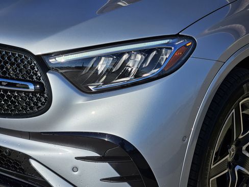 Certified 2025 Mercedes-Benz GLC 300 4MATIC image 9