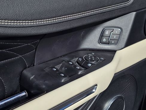 Used 2019 Ford Expedition Platinum image 16