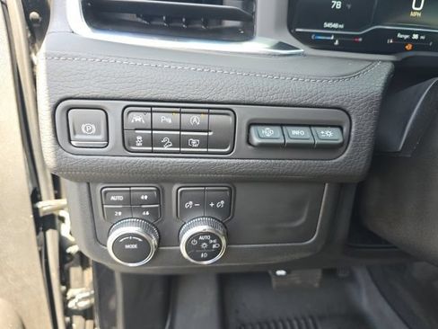 Used 2023 GMC Yukon Denali AWD/4WD image 11