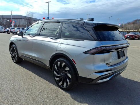 New 2026 Lincoln Nautilus Reserve w/ Jet Appearance Package AWD/4WD image 3