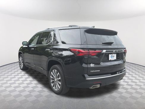 Used 2023 Chevrolet Traverse Premier FWD image 8