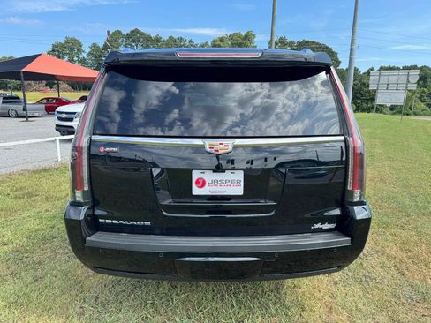 Used 2020 Cadillac Escalade ESV Platinum AWD/4WD image 4