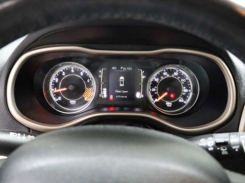 Used 2014 Jeep Cherokee Latitude w/ Cold Weather Group FWD image 22