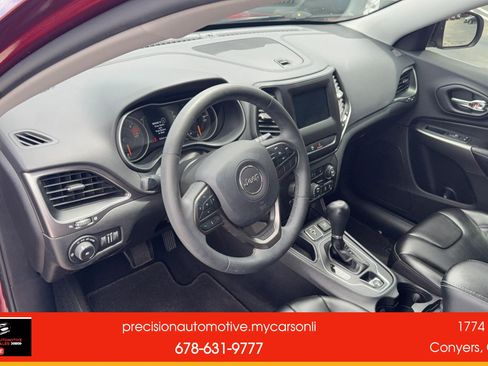 Used 2020 Jeep Cherokee Latitude Plus FWD image 9