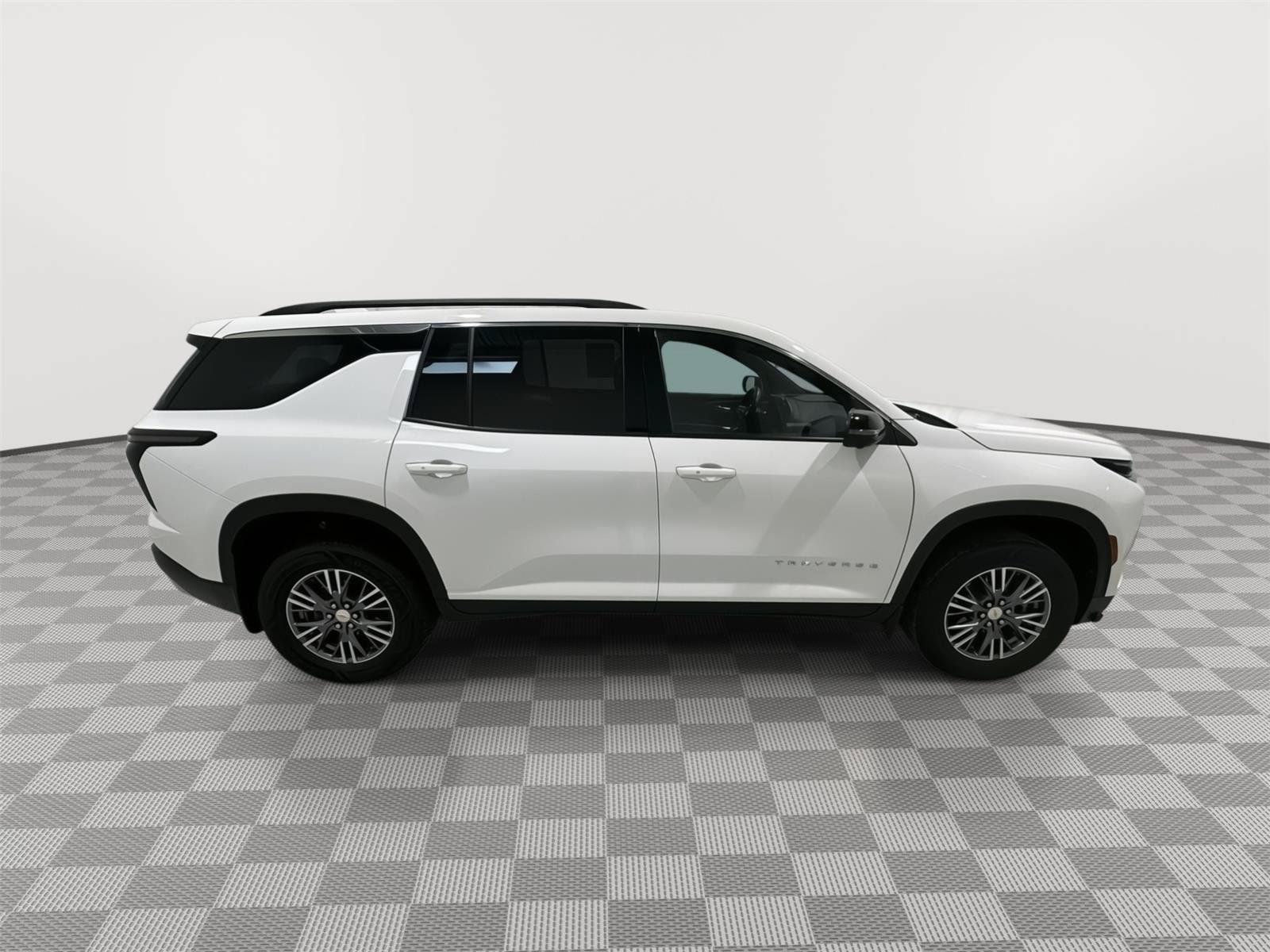 Used 2024 Chevrolet Traverse LT w/ LPO, Floor Liner Package AWD/4WD image 6