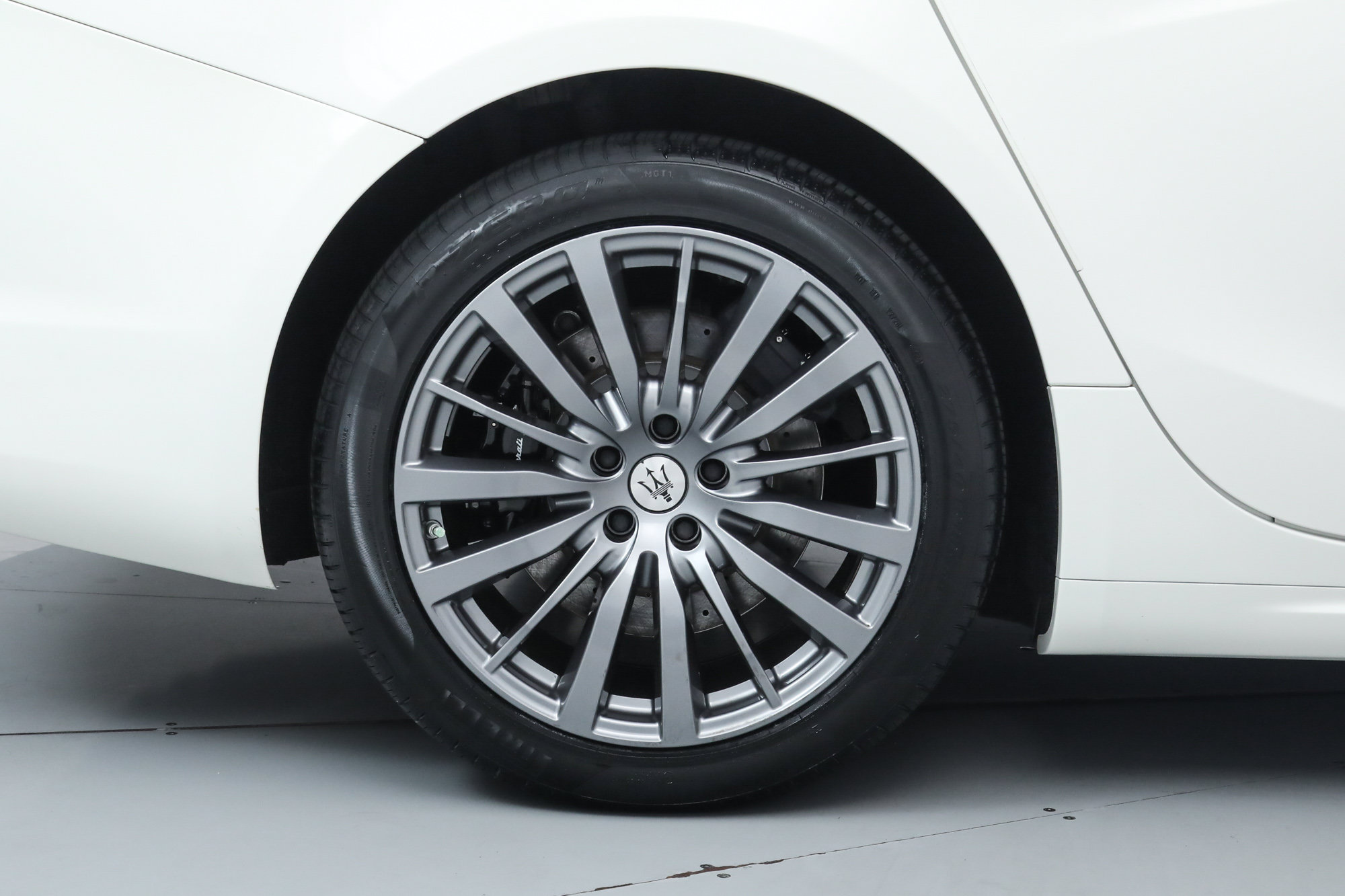 Certified 2023 Maserati Ghibli Modena RWD image 30