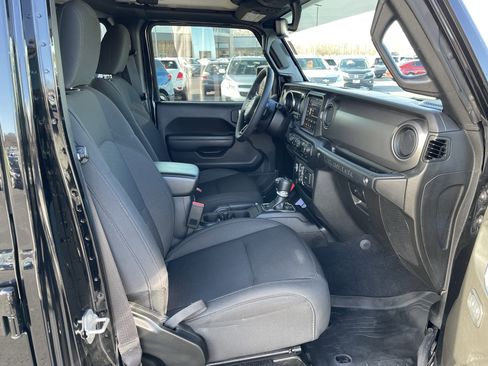 Used 2023 Jeep Wrangler Sport image 33