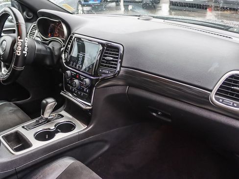 Used 2019 Jeep Grand Cherokee Laredo w/ Laredo X Package image 35