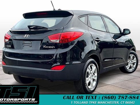 Used 2011 Hyundai Tucson GL image 2