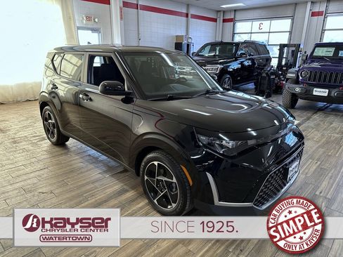 Used 2023 Kia Soul EX image 6