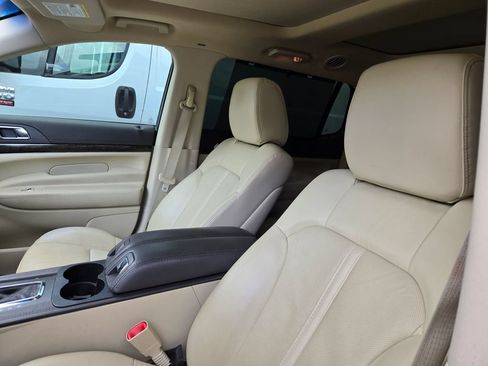 Used 2014 Lincoln MKT AWD w/ Equipment Group 201A image 6