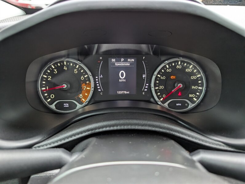 Used 2017 Jeep Renegade Sport w/ Power & Air Group FWD image 20
