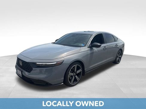 Used 2024 Honda Accord Sport image 4