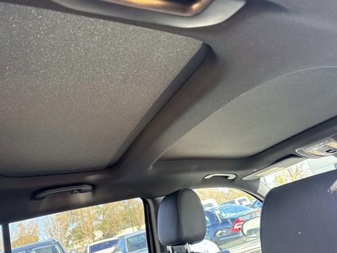 Used 2025 Mercedes-Benz GLB 250 image 10