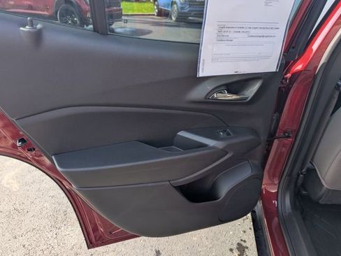 Certified 2024 Chevrolet Trax ACTIV w/ Sunroof Package image 11