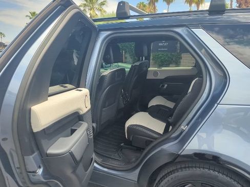 Used 2023 Land Rover Discovery S R-Dynamic AWD/4WD image 11