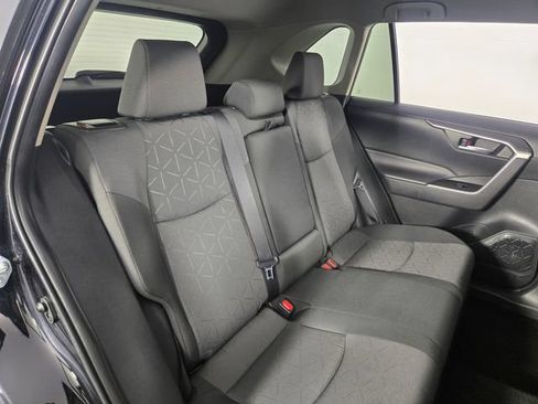 Used 2025 Toyota RAV4 XLE AWD/4WD image 17
