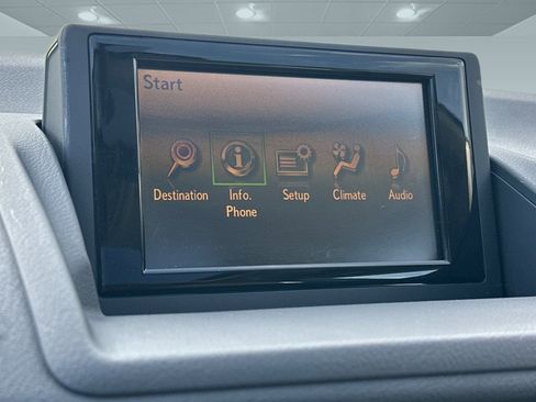 Used 2012 Lexus CT 200h FWD 4dr Hybrid image 22