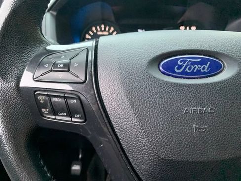 Used 2019 Ford Explorer XLT FWD image 8