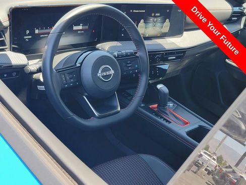 Used 2025 Nissan Kicks SR FWD image 5