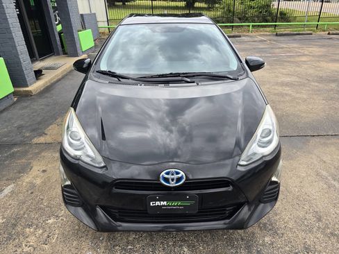 Used 2016 Toyota Prius C Two image 5