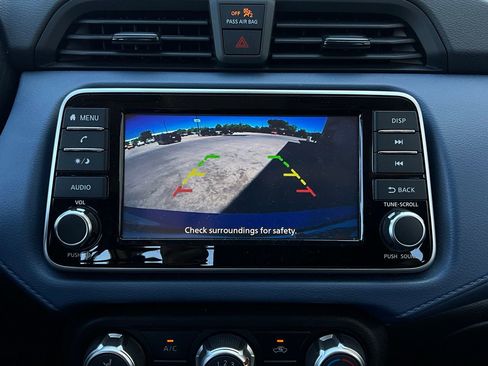 Used 2025 Nissan Versa SV image 27