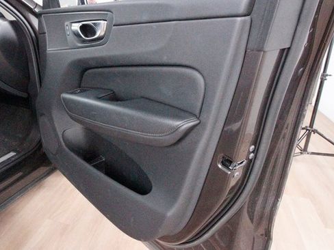 Used 2022 Volvo XC60 T8 Inscription Expression image 23