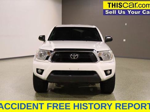 Used 2015 Toyota Tacoma PreRunner w/ SR5 Package RWD image 3