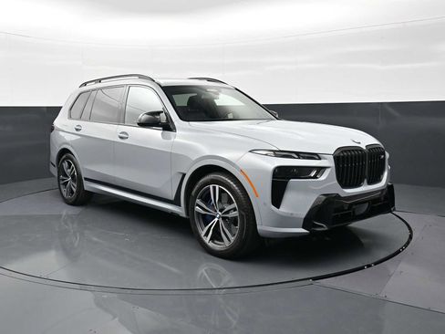 Used 2026 BMW X7 M60i AWD/4WD image 3