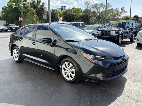 Certified 2025 Toyota Corolla LE image 7