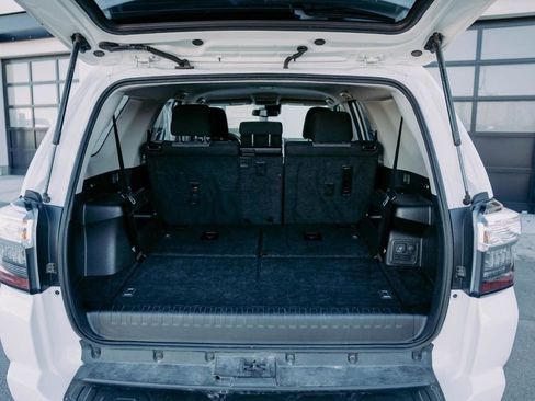 Used 2021 Toyota 4Runner SR5 image 10