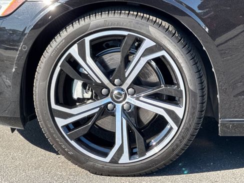 Certified 2025 Volvo S60 B5 Plus AWD/4WD image 12