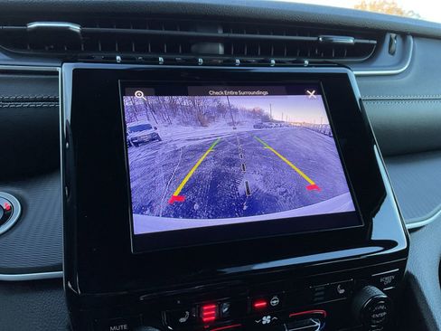 New 2025 Jeep Grand Cherokee Laredo X w/ Luxury Tech Group I image 24