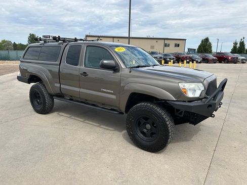Used 2012 Toyota Tacoma 4x4 Access Cab V6 w/ TRD Off-Road Pkg image 34