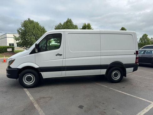 Used 2017 Mercedes-Benz Sprinter 2500 image 10